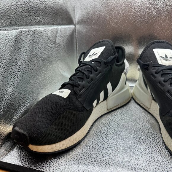 Size 13 Adidas Originals NMD_R1.V2 Mens Black White Athletic Running Shoe GX6367 - Picture 5 of 10